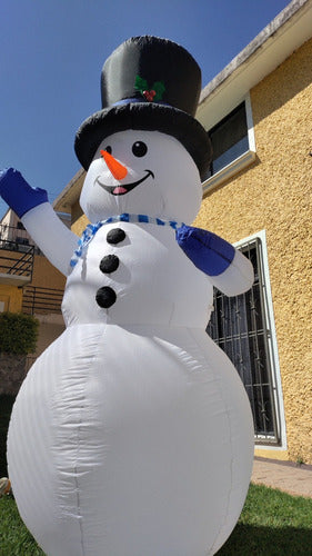 Inflable Navideño Muñeco De Nieve Iluminado 2.74 M Color Blanco